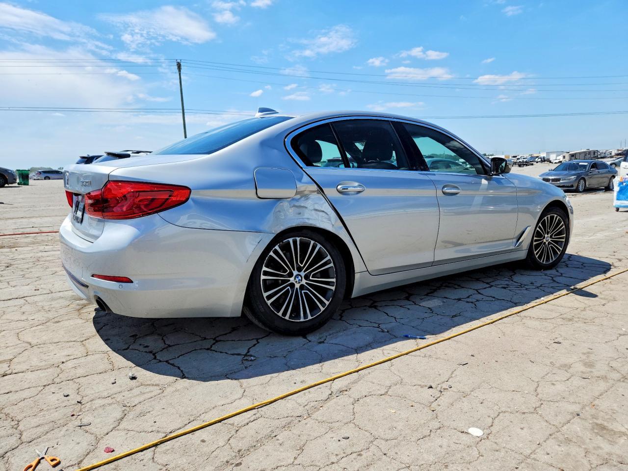 2018 BMW 530 Xi - Image 3