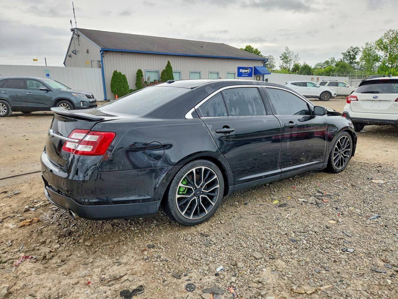 2015 Ford Taurus Sho - Фото 3