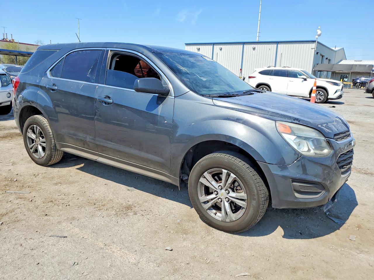 2017 Chevrolet Equinox Ls - Image 4