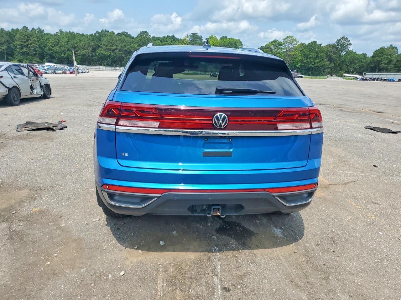 2024 Volkswagen Atlas Cross Sport Se - Image 6