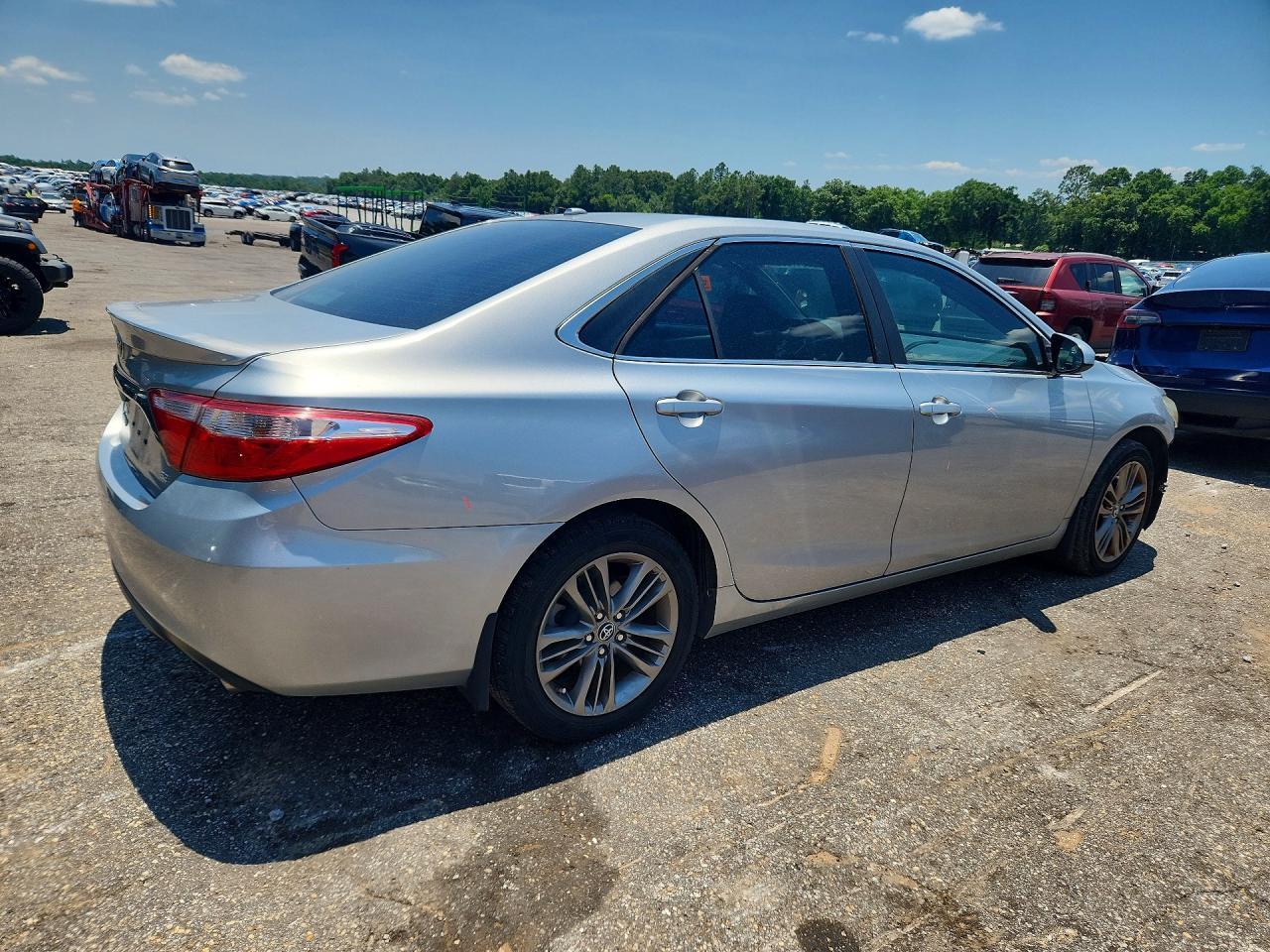 2015 Toyota Camry Se - Фото 3