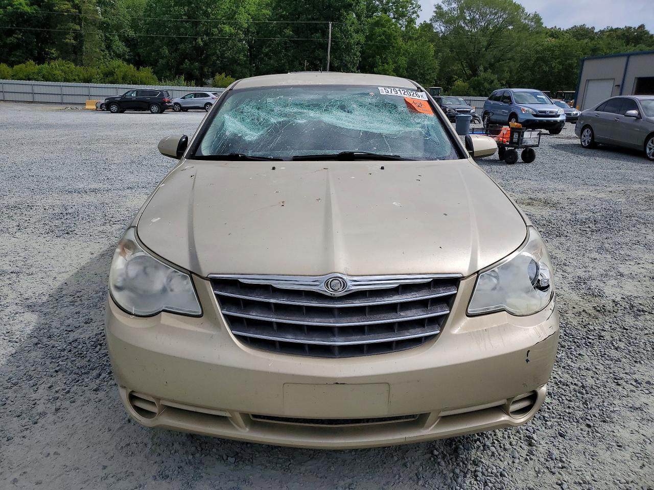 2010 Chrysler Sebring Limited - Image 5