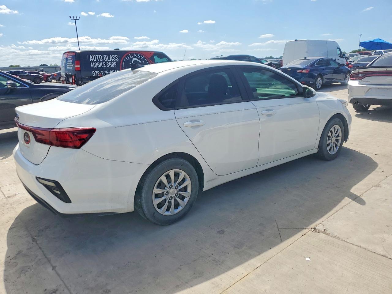 2021 Kia Forte Fe - Фото 3