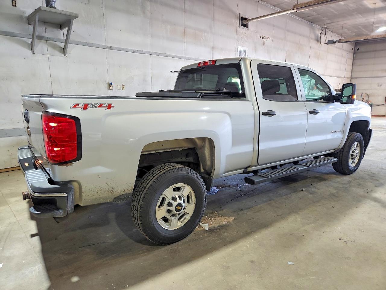 2016 Chevrolet Silverado K2500 Heavy Duty - Image 3