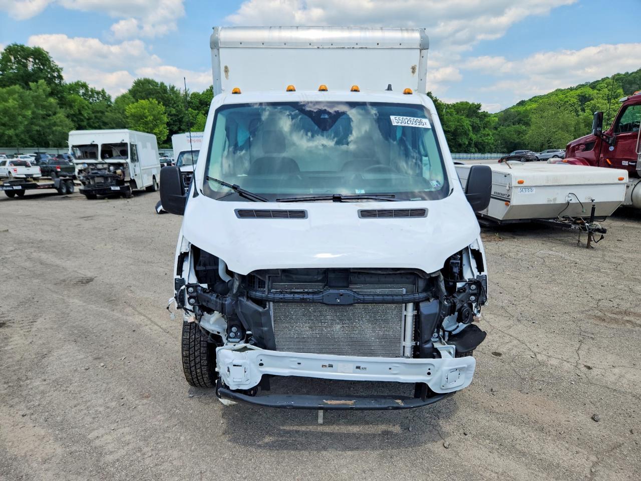 2022 Ford Transit Box Truck - Фото 5