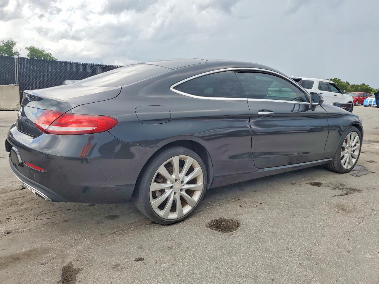 2020 Mercedes-Benz C 300 - Фото 3