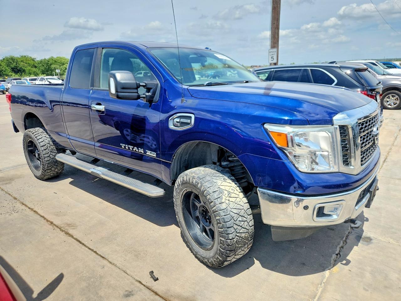 2017 Nissan Titan Xd Sv - Фото 4