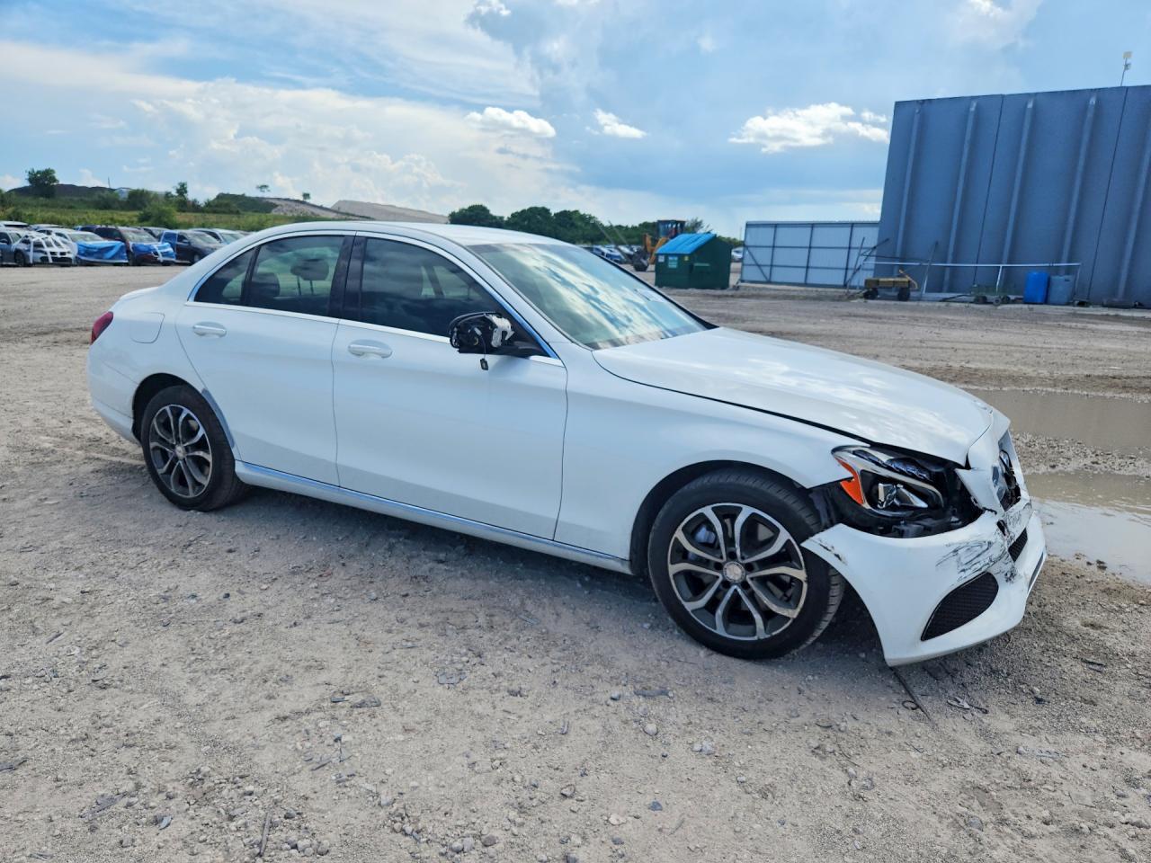 2016 Mercedes-Benz C 300 4Matic - Фото 4