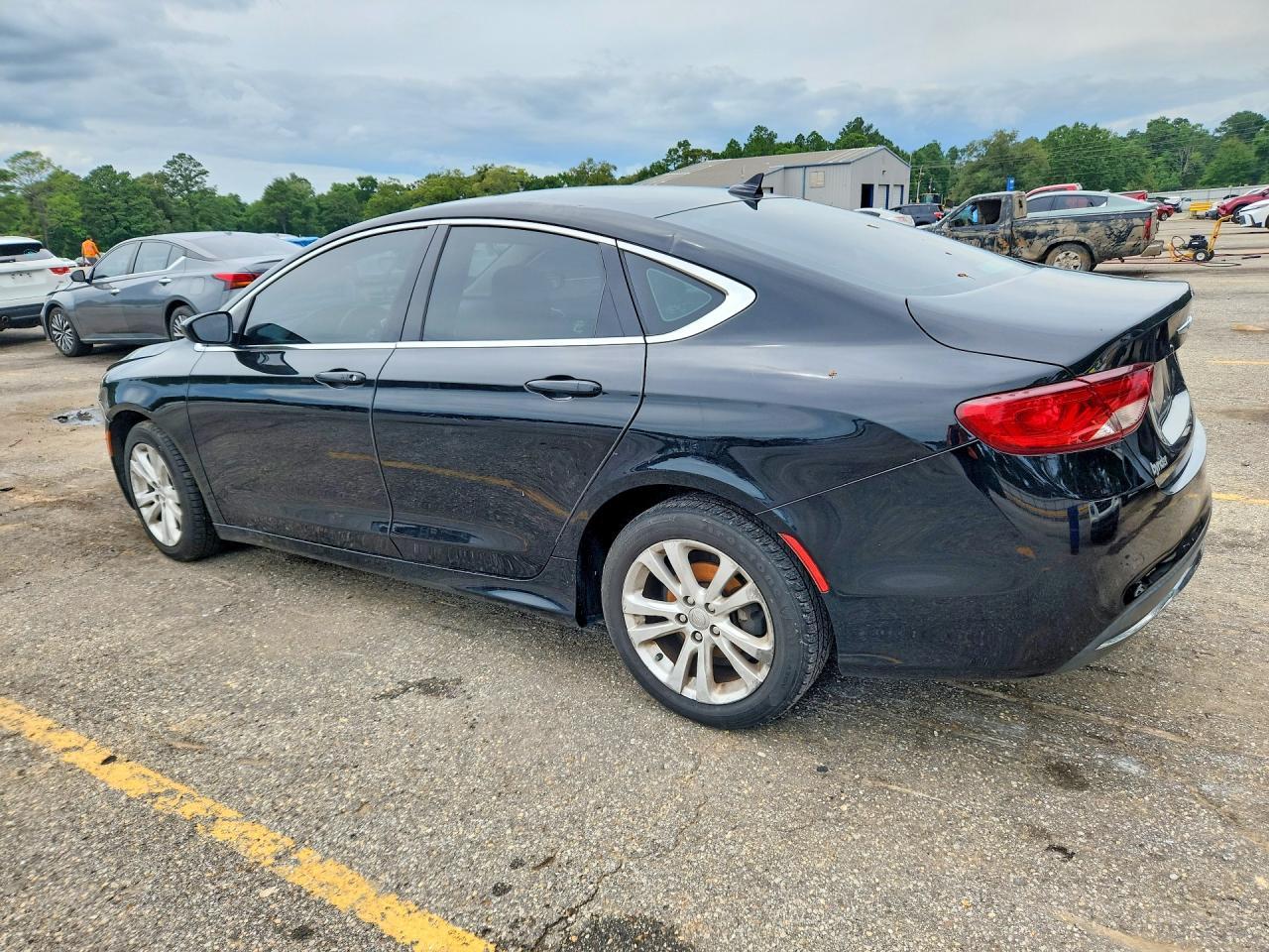 2016 Chrysler 200 Limited - Image 2
