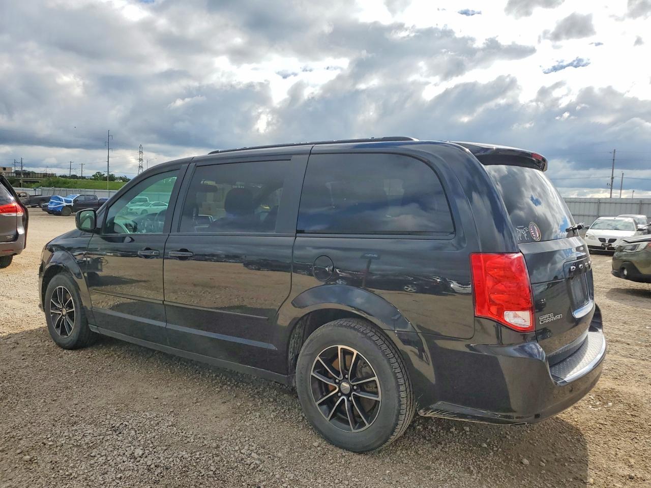 2017 Dodge Grand Caravan - Фото 2
