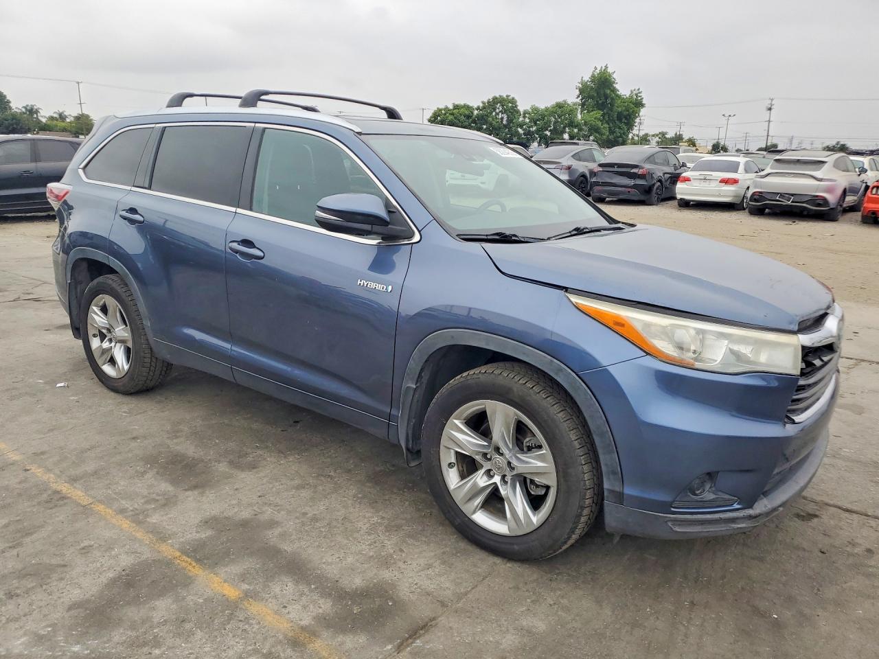 2014 Toyota Highlander Hybrid Limited Platinum - Image 4