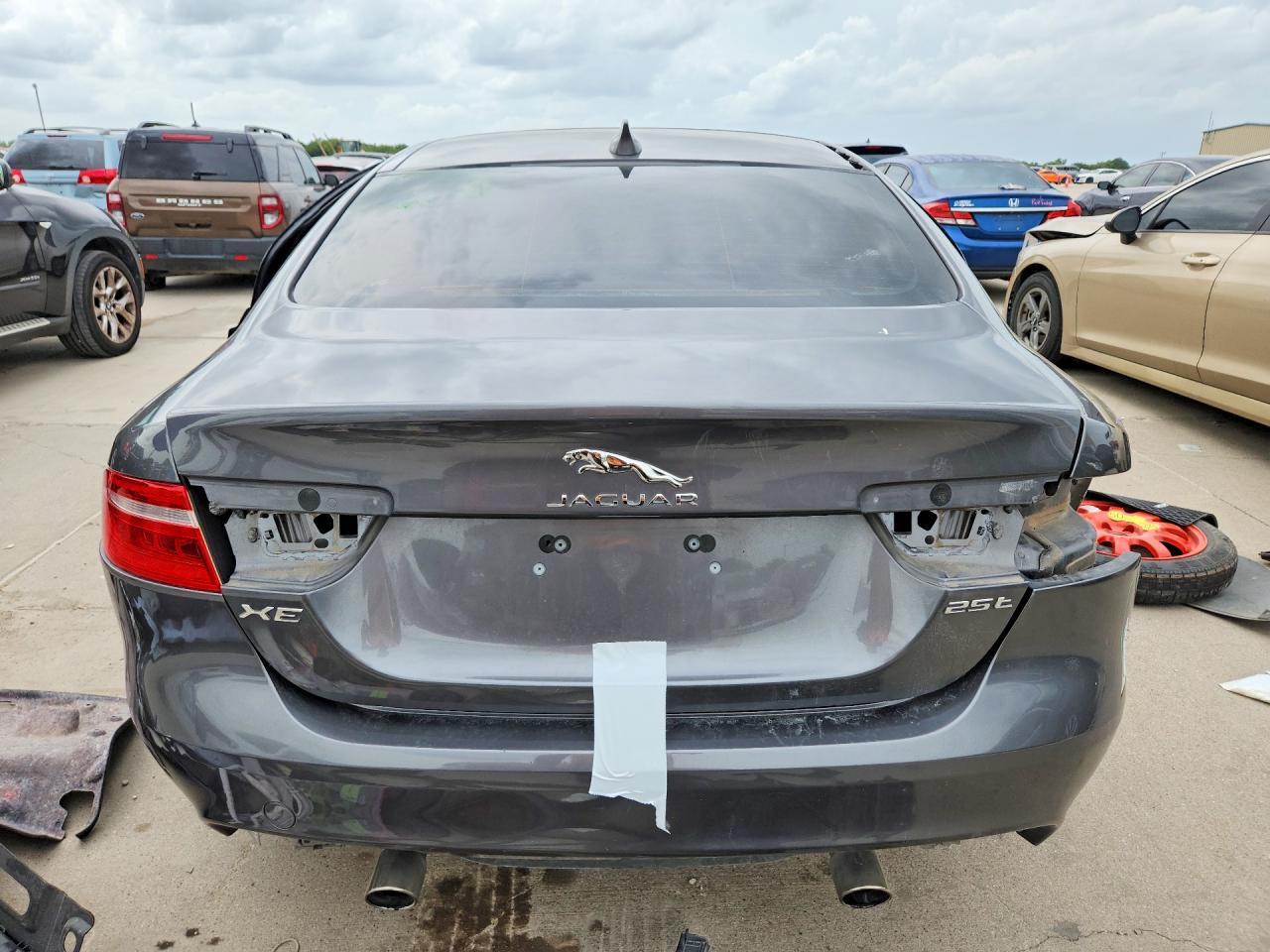 2019 Jaguar Xe Premium - Image 6