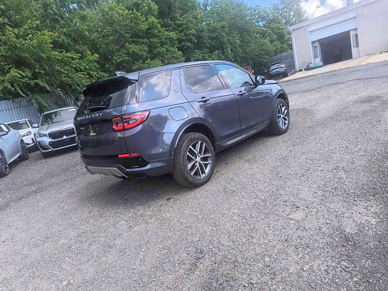2025 Land Rover Discovery Sport S - Фото 4