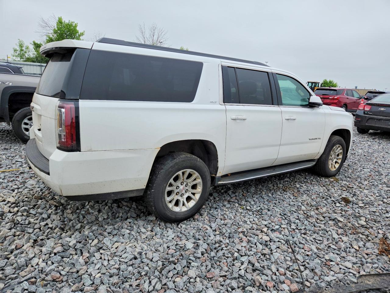 2017 GMC Yukon Xl K1500 Slt - Фото 3