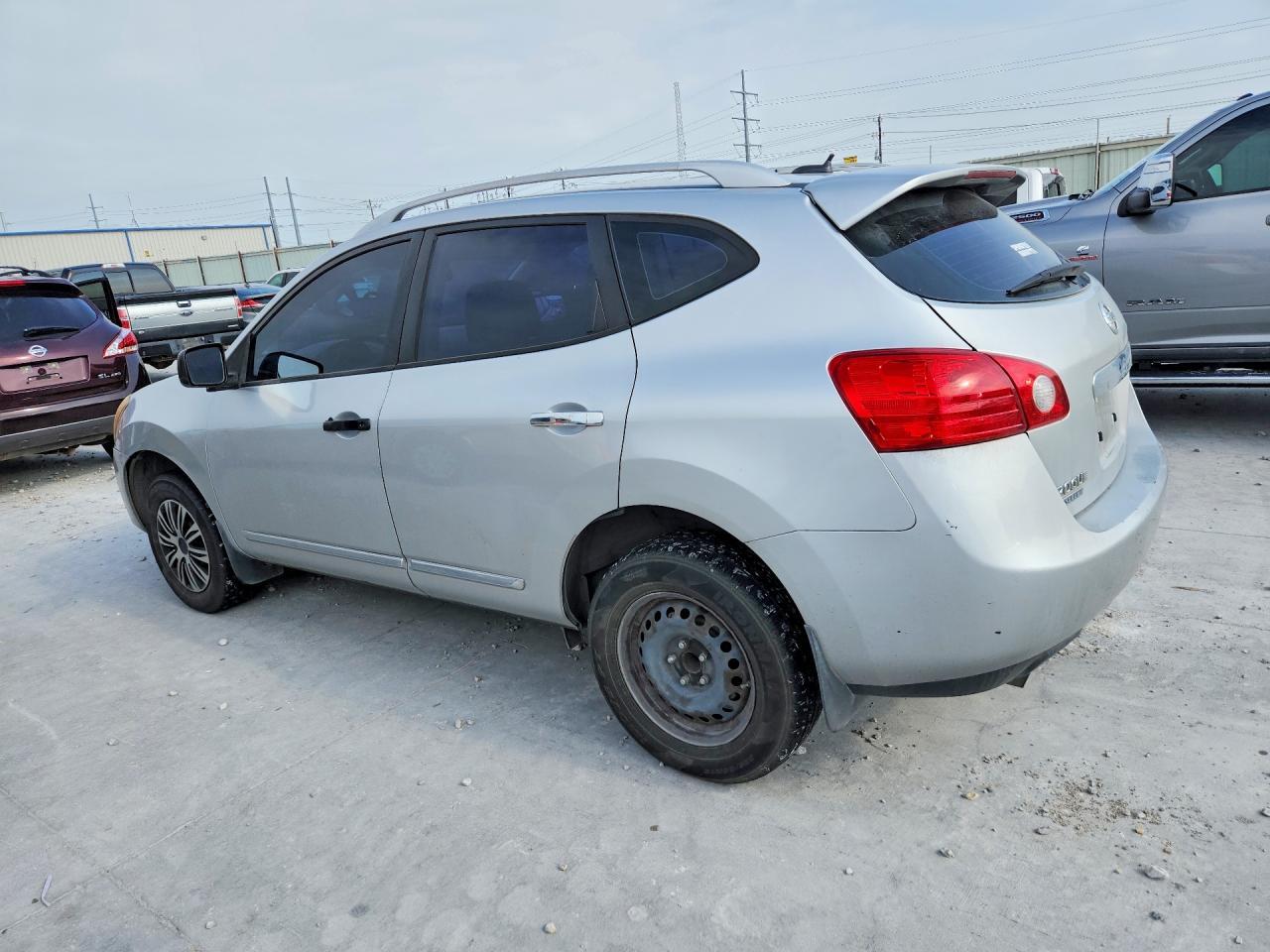 2015 Nissan Rogue Select S - Фото 2