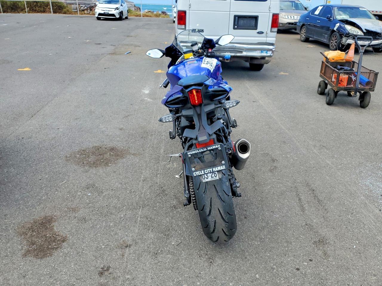 2024 Yamaha Yzfr1 - Фото 4