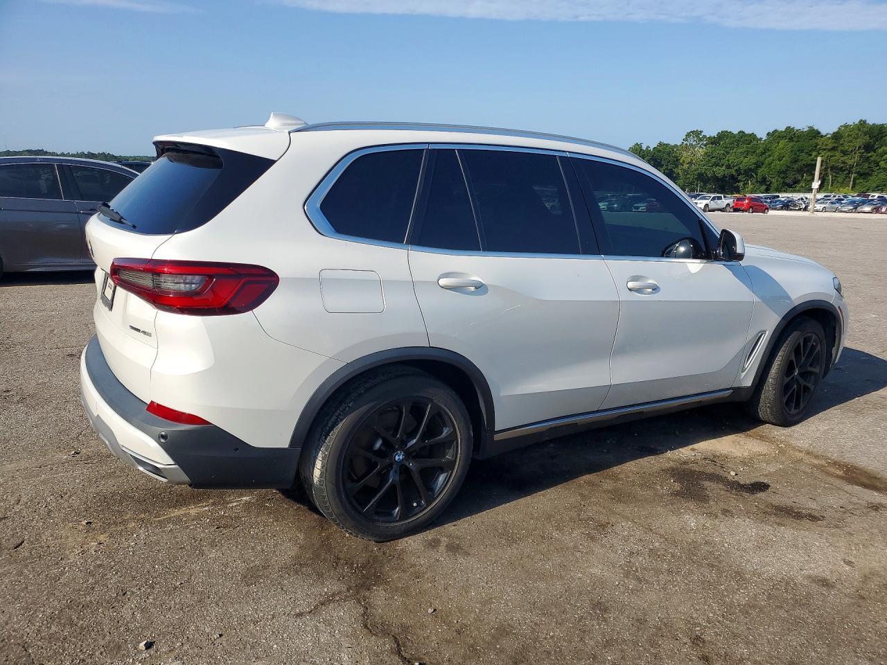 2020 BMW X5 Sdrive 40I - Фото 3