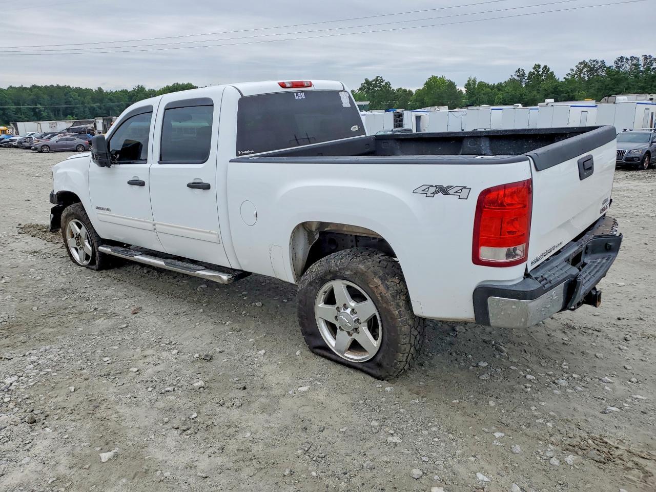 2012 GMC Sierra K2500 At4 - Image 2