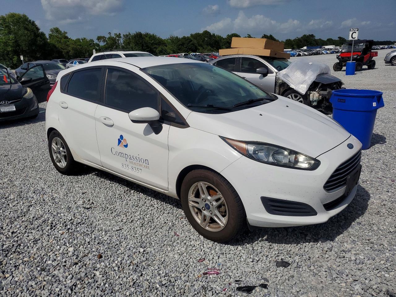 2019 Ford Fiesta Se - Image 4