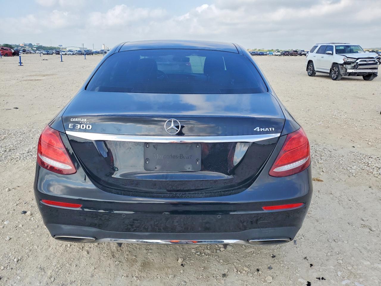 2018 Mercedes-Benz E 300 4Matic - Image 6