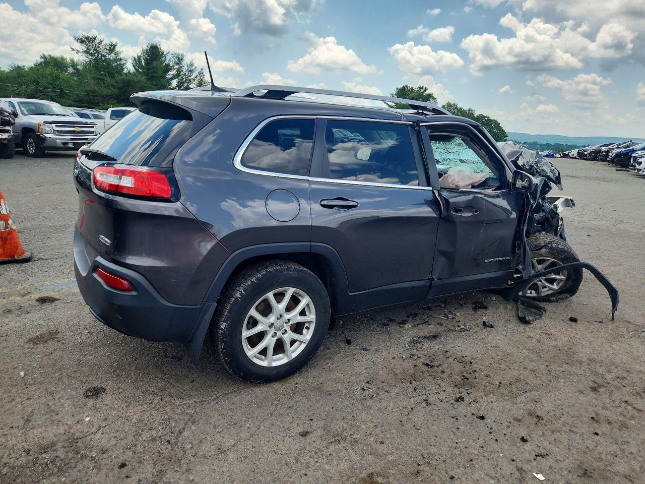 2017 Jeep Cherokee Latitude - Image 3