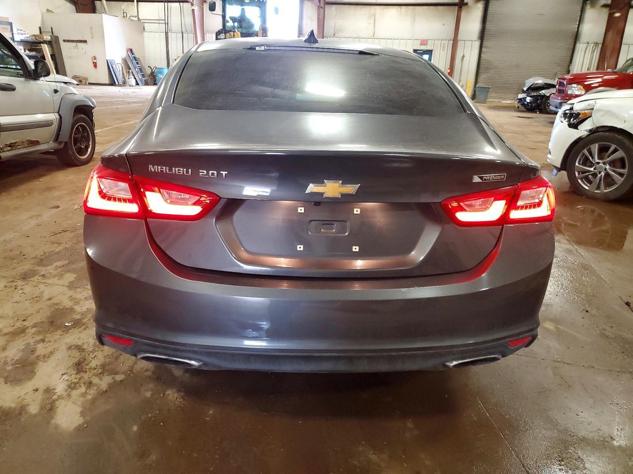 2017 Chevrolet Malibu Premier - Фото 6