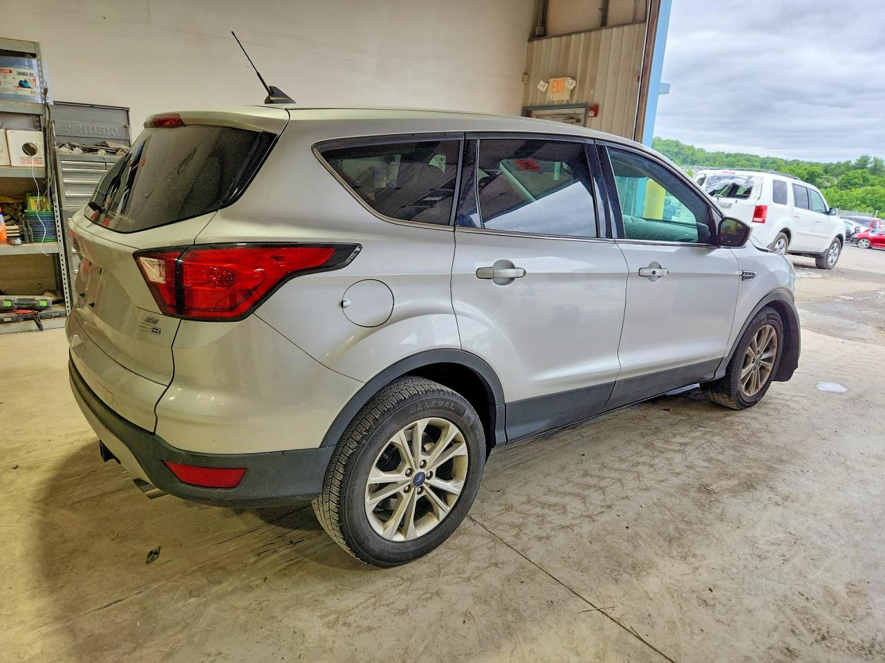 2019 Ford Escape Se - Фото 3