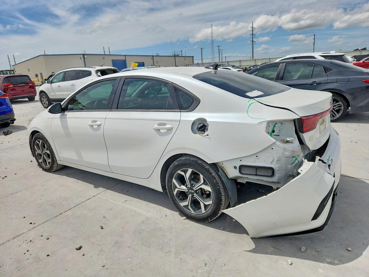 2021 Kia Forte Lxs - Image 2