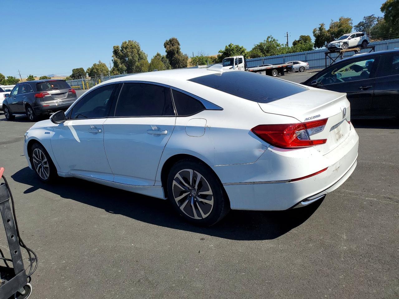 2019 Honda Accord Touring Hybrid - Image 2