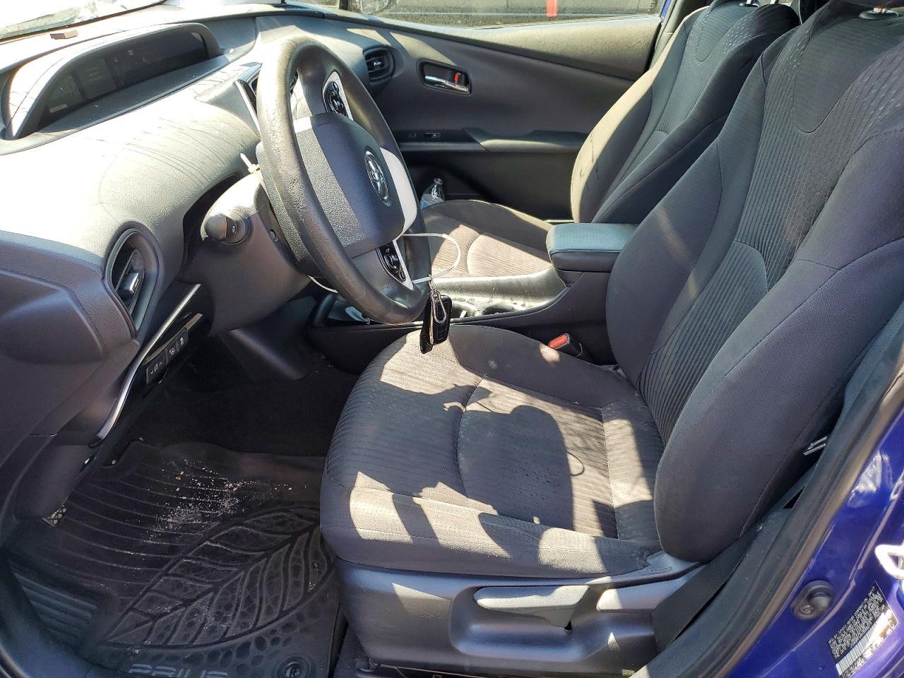 2017 Toyota Prius Two - Фото 7