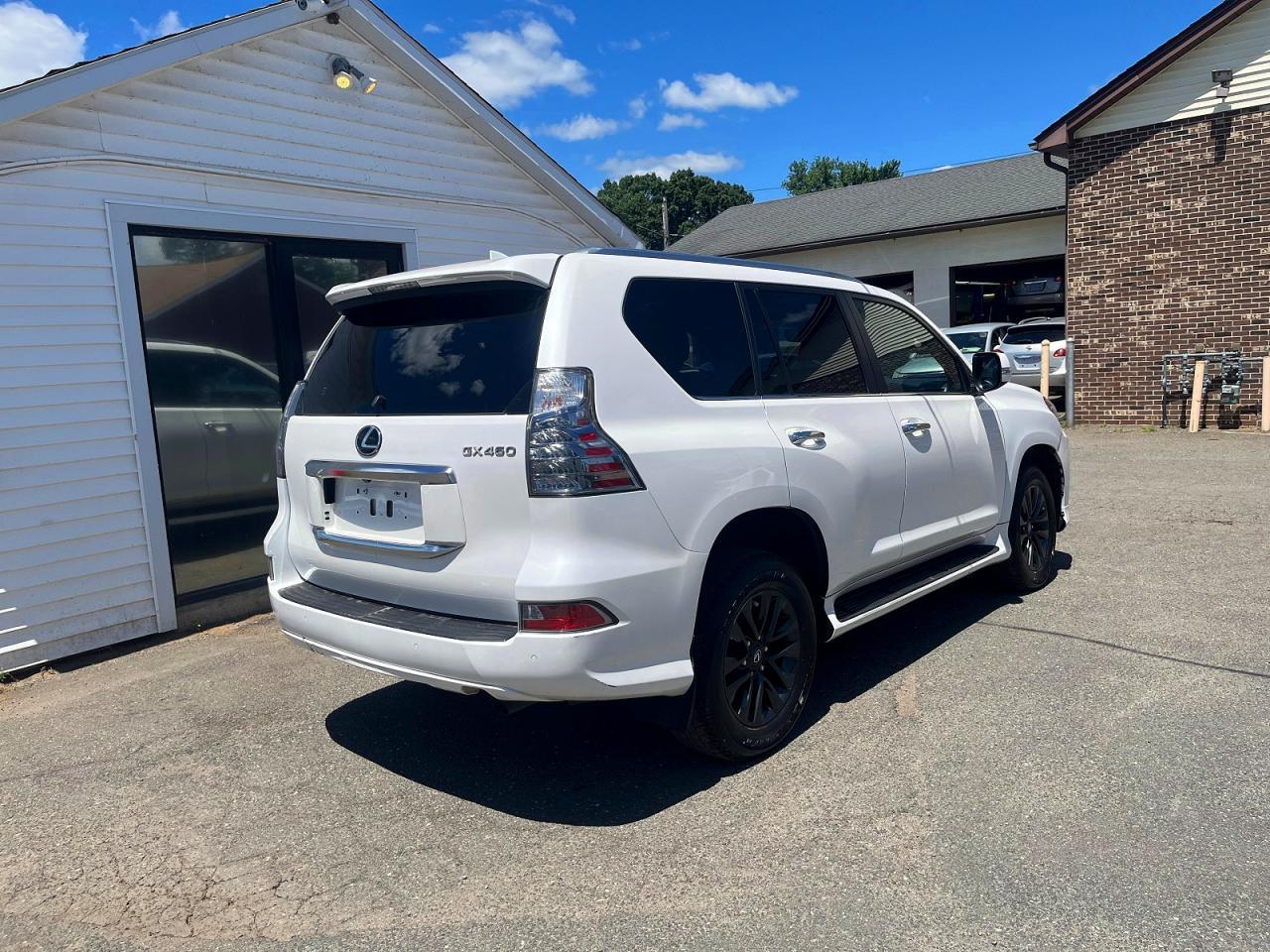 2023 Lexus Gx 460 - Image 3