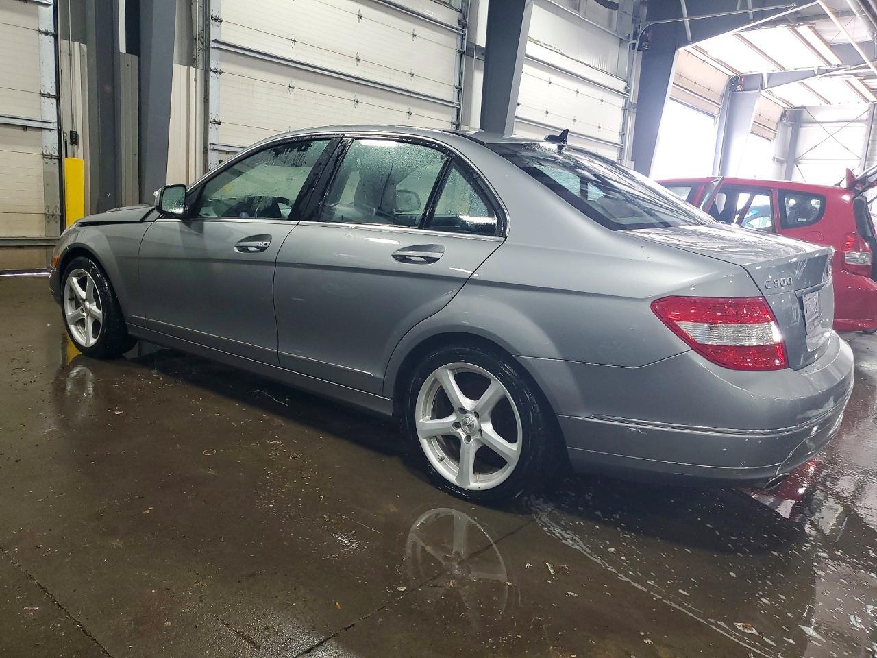 2009 Mercedes-Benz C 300 4Matic - Image 2