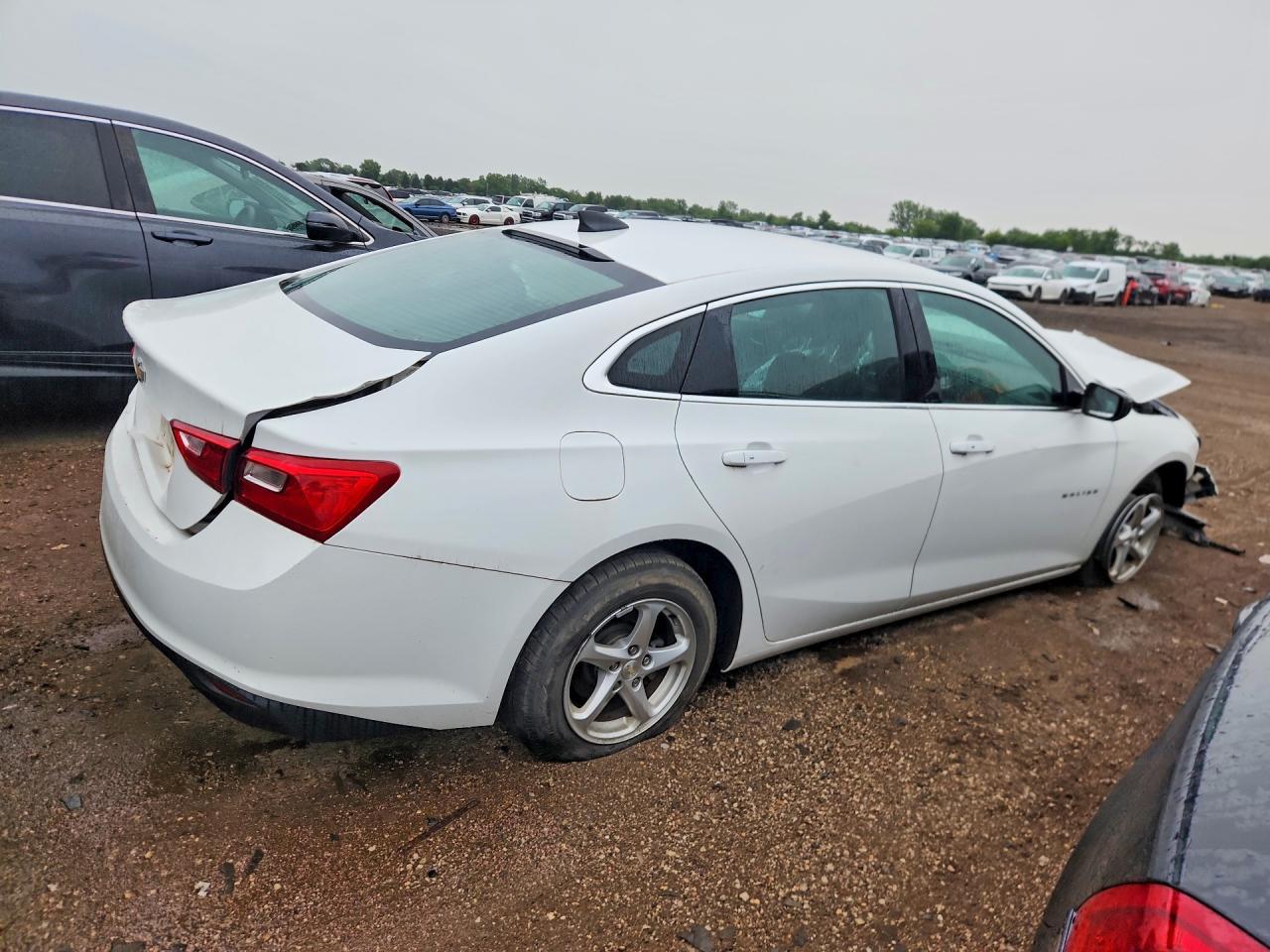 2018 Chevrolet Malibu Ls - Image 3