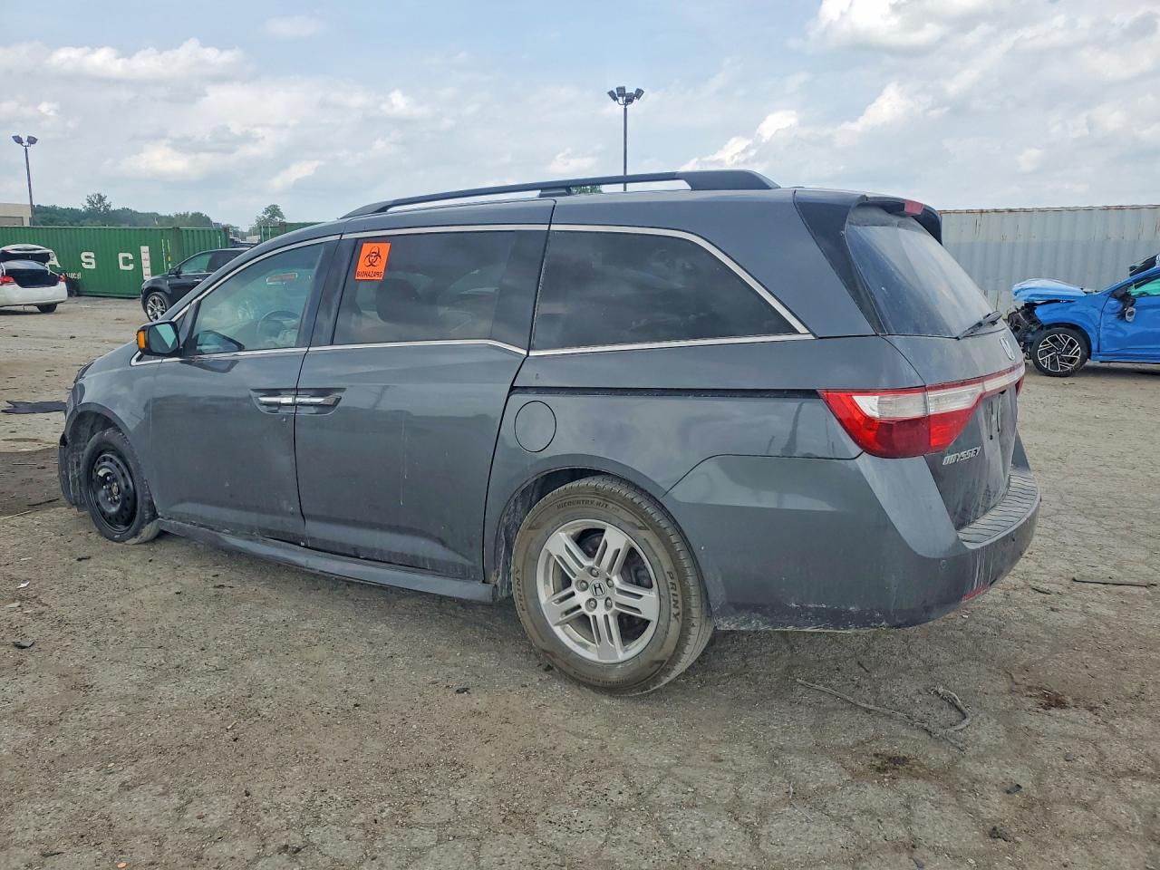 2013 Honda Odyssey Touring - Фото 2