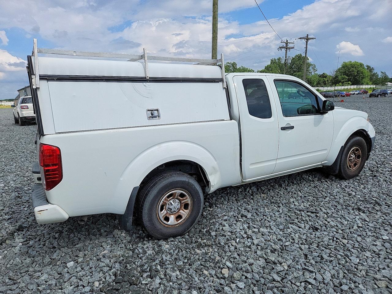 2016 Nissan Frontier - Image 3