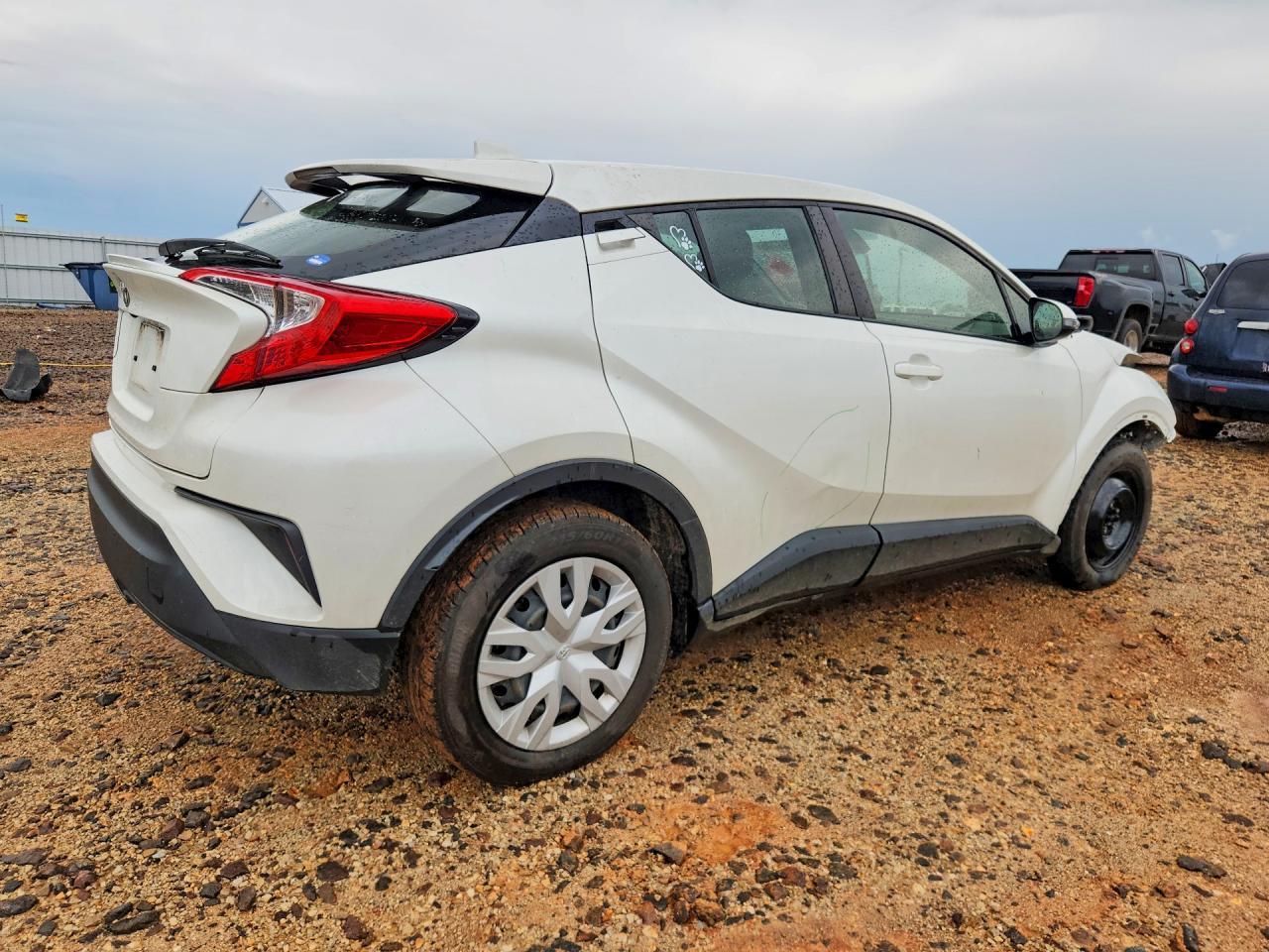 2019 Toyota C-Hr Le - Image 3