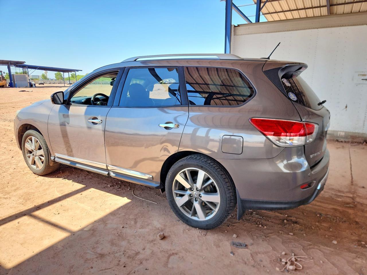 2013 Nissan Pathfinder S - Фото 2