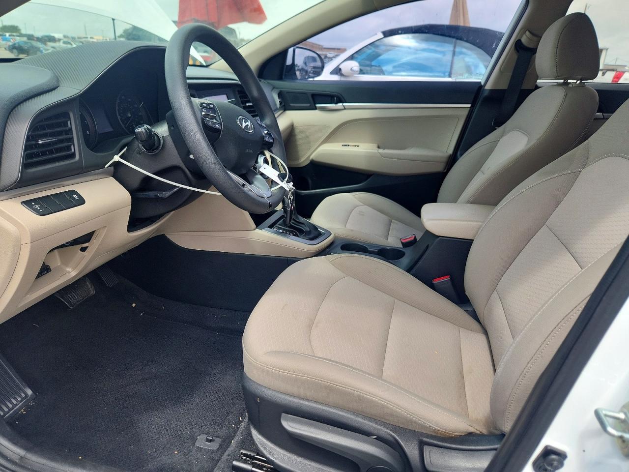 2019 Hyundai Elantra Se - Image 7