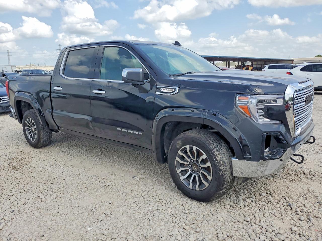 2022 GMC Sierra Limited K1500 Slt - Image 4