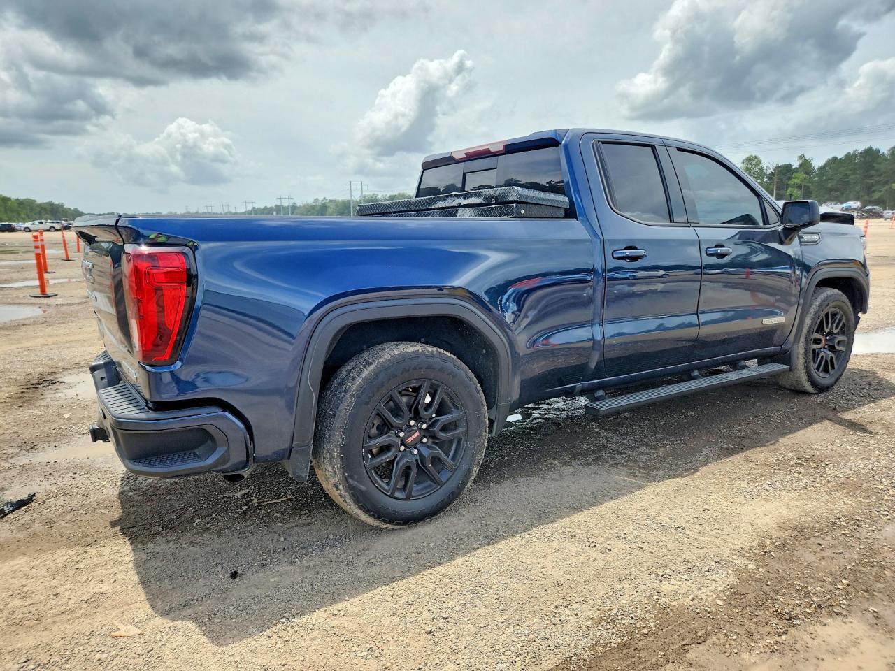 2020 GMC Sierra C1500 Elevation - Image 3