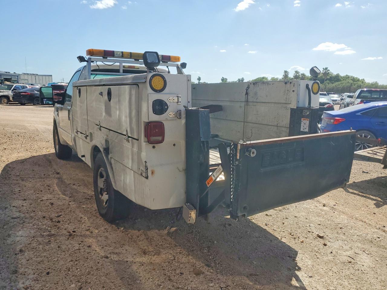 2008 Ford F350 Srw Super Duty - Image 2