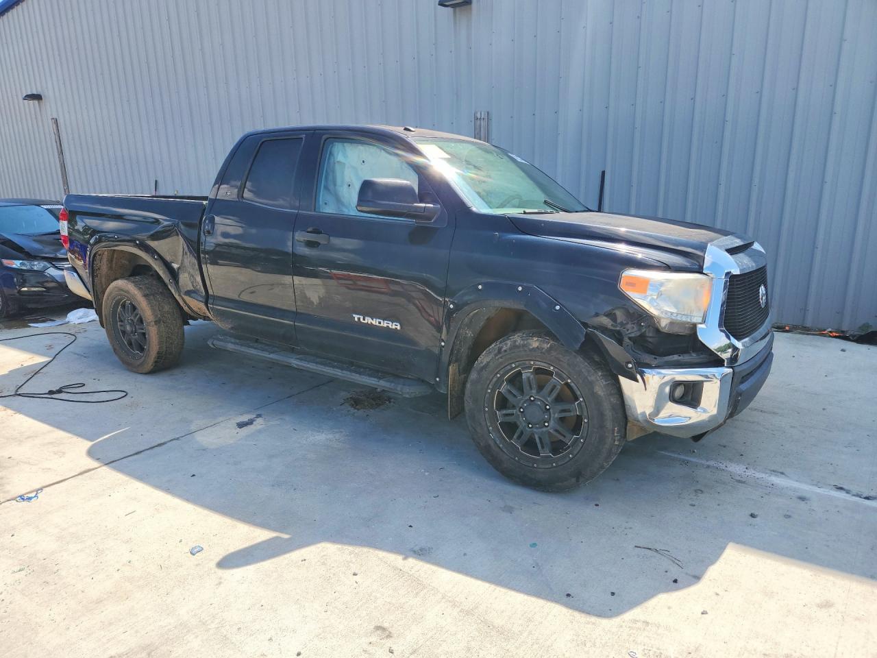 2017 Toyota Tundra Sr5 - Image 4