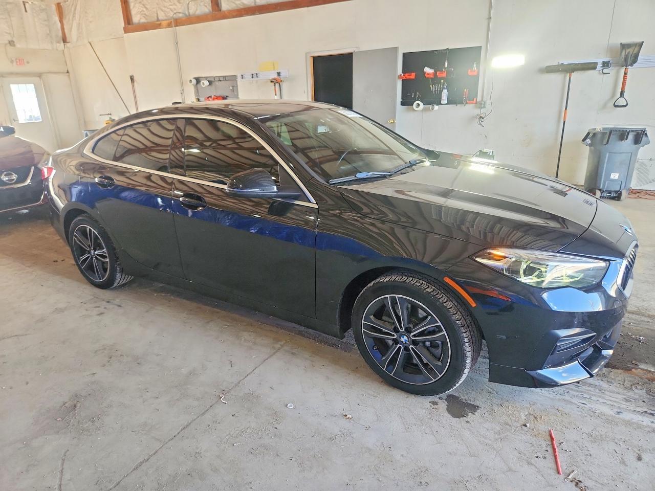 2022 BMW 228Xi - Фото 4