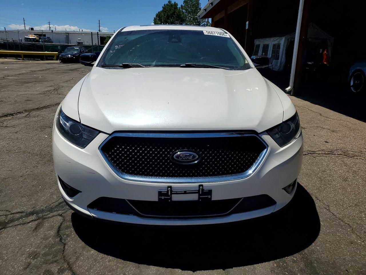 2017 Ford Taurus Sho - Фото 5