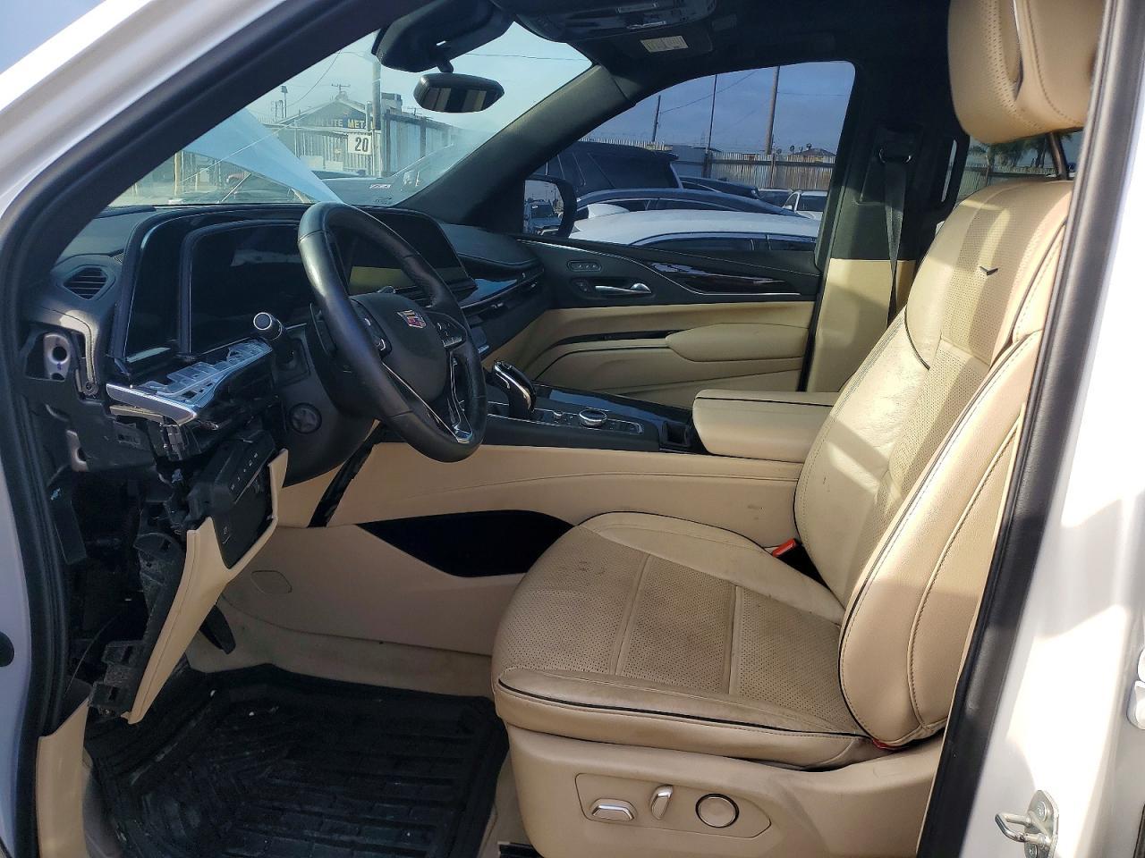 2021 Cadillac Escalade Premium Luxury - Image 7