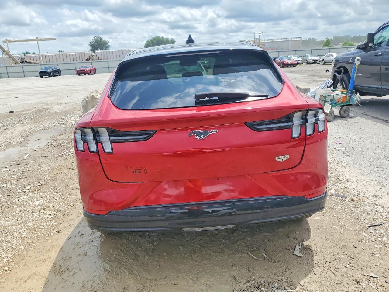 2023 Ford Mustang Mach-E California Route 1 - Фото 6
