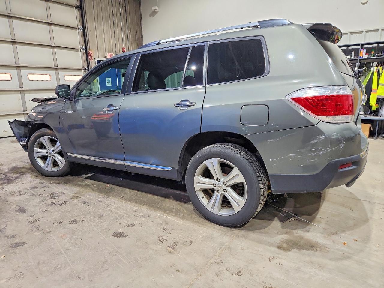 2012 Toyota Highlander Limited - Image 2