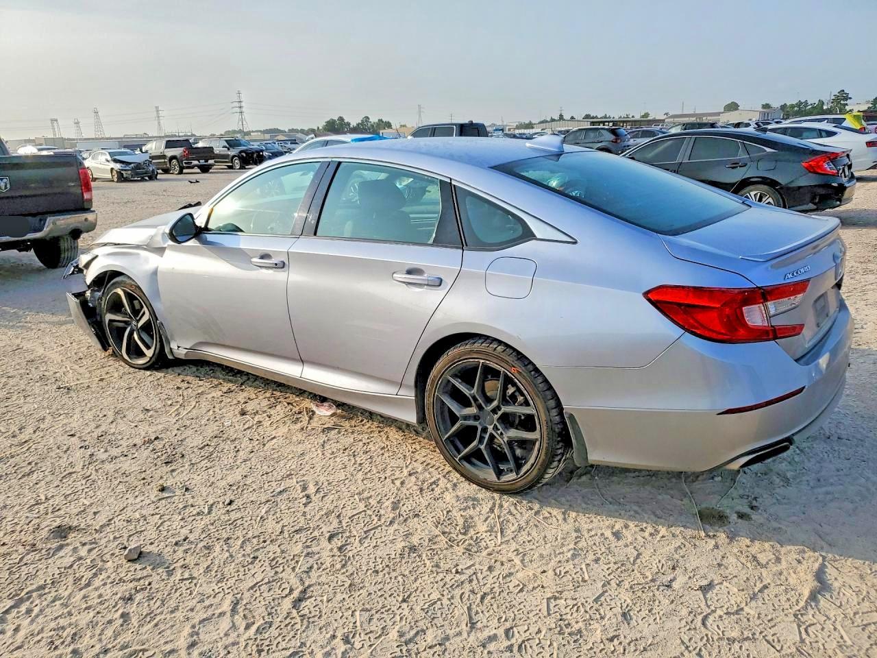 2019 Honda Accord Sport - Image 2