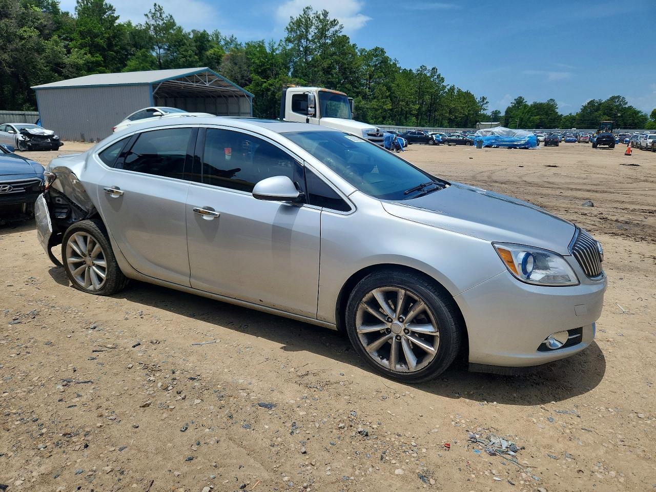 2014 Buick Verano - Image 4
