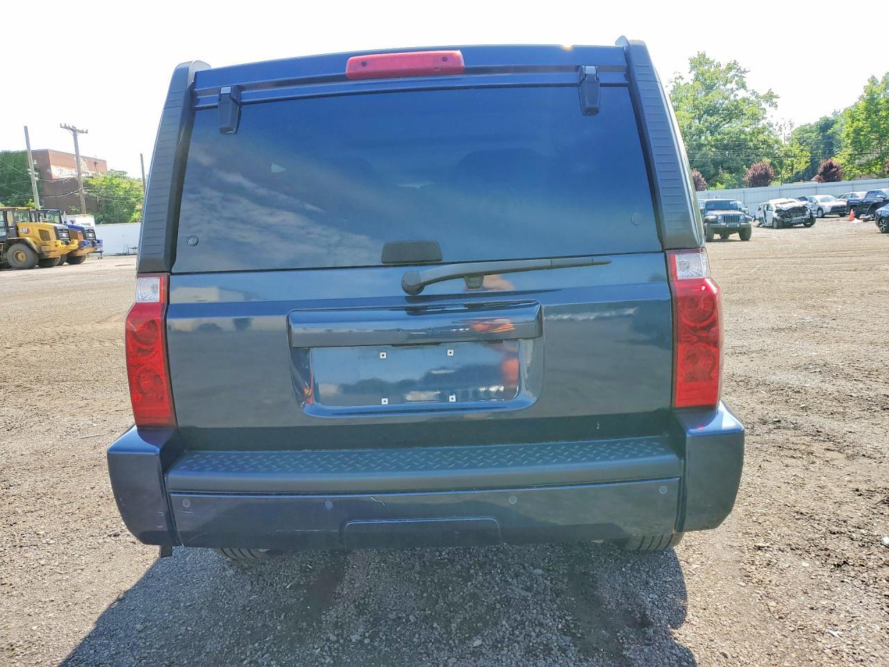 2010 Jeep Commander Sport - Image 6